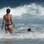 Nívea Stelmann aproveita inverno quente na praia com o filho. Foto: Photo Rio News
