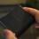 O novo mouse da Microsoft também é sensível ao toque e suporta o movimento de swipe nas quatro direções. Ele se conecta ao dispositivo via Bluetooth. Foto: Divulgação