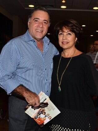 Tony Ramos e famosos prestigiam Laura Cardoso e Nívea Maria em peça de teatro