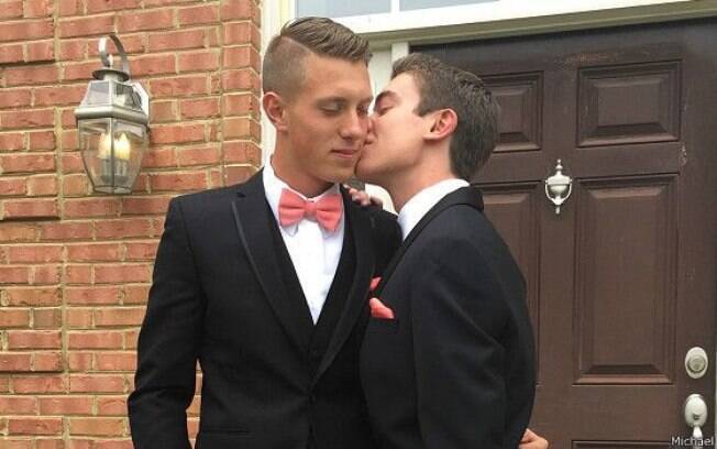 Michael foi ao prom com seu namorado, Logan