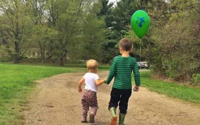 Gisele Bündchen posta foto dos filhos e pede para a população participar da Marcha pelo Clima:'A situação é crítica'