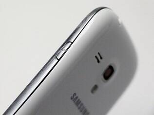 Galaxy S III Mini tem corpo de plástico como outros modelos da linha Galaxy