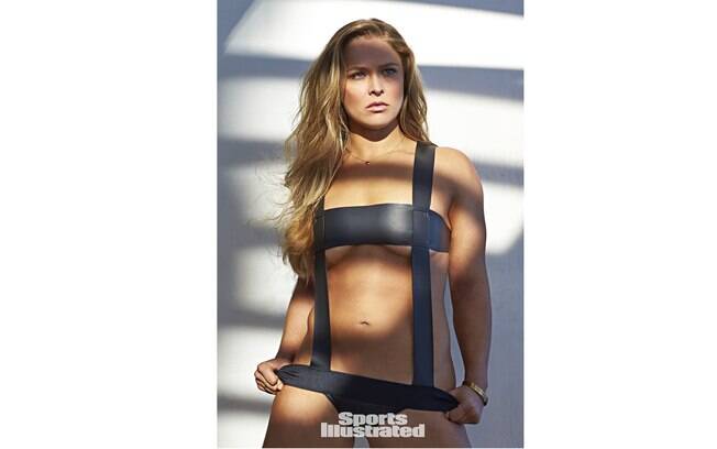 Campeã dos galos do UFC, Ronda Rousey fez ensaio ousado para revista norte-americana. Foto: Divulgação Sports Illustrated