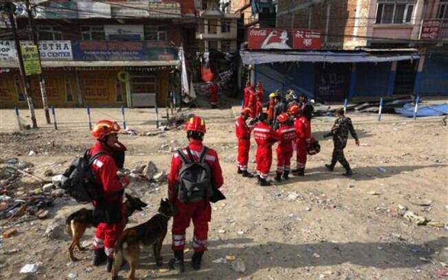 Cenário devastado pelo terremoto que deixou mais de três mil mortos no Nepal