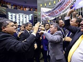 Pressão em plenário comandados por Paulinho da Força garantiram derrota apertada do governo