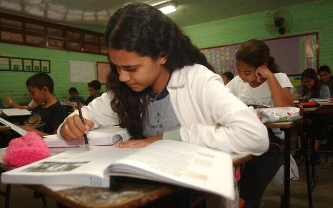 Enquanto na rede estadual há instituições que promovem programas de educação sexual, nas escolas particulares isso não ocorre com tanta frequência