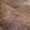 Madeira deixa os espaços mais aconchegantes, como o piso de demolição Black Gold, da IndusParquet. R$ 304 o m² instalado. Foto: Divulgação