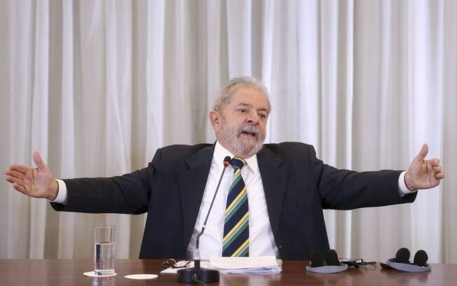 Lula é investigado por suspeita de irregularidade na compra de um apartamento em Guarujá