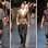 Dolce&Gabbana: com homens "comuns", a grife aposta em um guarda-roupa mais confortável. As calças curtas, bermudas e camisas mais informais se destacaram
. Foto: Getty Images