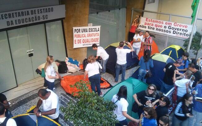 Professores de Santa Catarina ocuparam Assembleia Legislativa do Estado