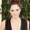Katherine McPhee usou um decote bem generoso no tapete vermelho do Globo de Ouro 2013. Foto: Getty Images