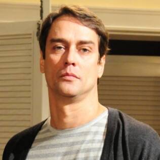 O personagem de Marcello Anthony na novela "Passione" revelou ter sido abusado por uma mulher na infância