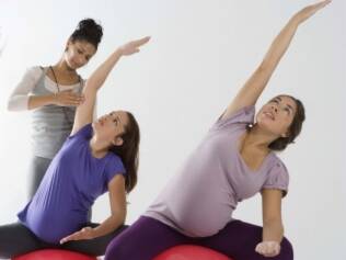 Ioga é um dos exercícios recomendados às gestantes
