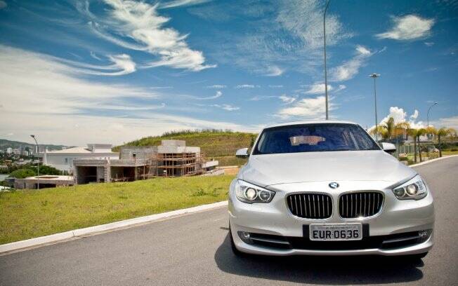 Nada mal conhecer o novo condomínio Villa Solaia, em Alphaville, dentro de uma BMW X5. A estratégia foi da construtora São José em parceria com a Eurobike