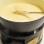 Fondue de queijo: aromatizada pelo alho e incrementada pelo kirsch, a dupla emmenthal e gruyère derrete-se toda. Foto: Rita Grimm