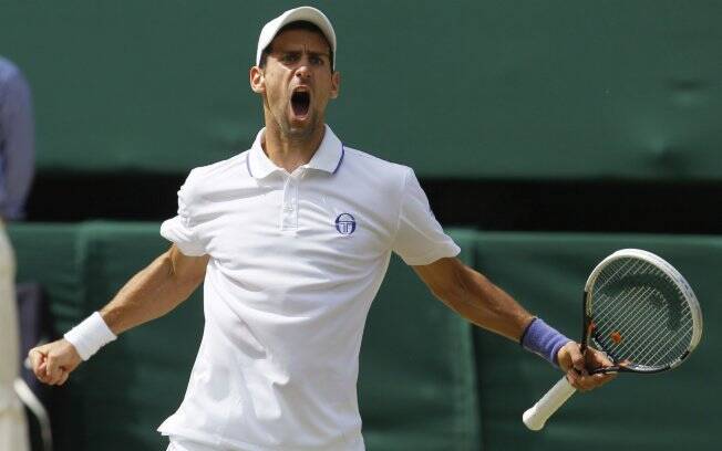 Djokovic bate Nadal pela quinta vez e é campeão em Wimbledon