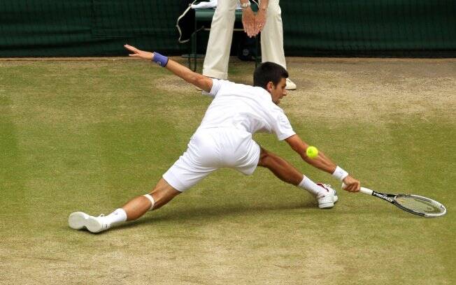 Djokovic bate Nadal pela quinta vez e é campeão em Wimbledon