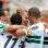 Jogadores comemoram o segundo gol da vitória