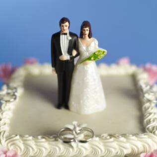 Quantidade de doces, pratos do cardápio, corte do vestido: escape dos erros mais comuns do casamento