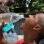 Em Cuba, 91% da população têm acesso à água potável. Mas uma seca recente eproblemas no fornecimento. Na foto, Reinel Rodríguez, de Havana, bebe água retirada de cisterna. Foto: BBC