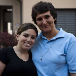 Amanda com a irmã Susana na casa das freiras