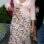 Vestido midi com estampa floral e babadinhos, com bolero bebê para manter a linha discreta, em foto tirada no dia 14 de junho de 2006. Foto: Getty Images