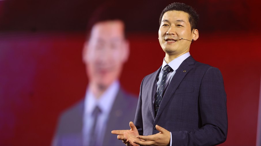 Alex Zhou, presidente da GAC no Brasil, falou sobre os planos da montadora para a infraestrutura elétrica