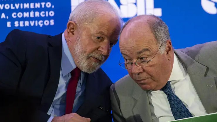 Lula se reúne com chanceler em meio a tensão com os EUA