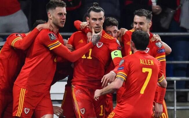 Bale decide, País de Gales elimina a Áustria e avança para a final da repescagem da Copa do Mundo