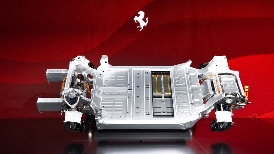 Chassi do Ferrari Elettrica integra bateria e eixos motrizes Chassi do Ferrari Elettrica integra bateria e eixos motrizes