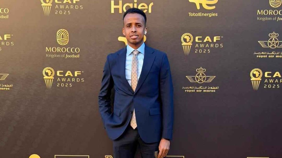 Omar Artan foi eleito o melhor árbitro do continente africano em 2025 Omar Artan foi eleito o melhor árbitro do continente africano em 2025
