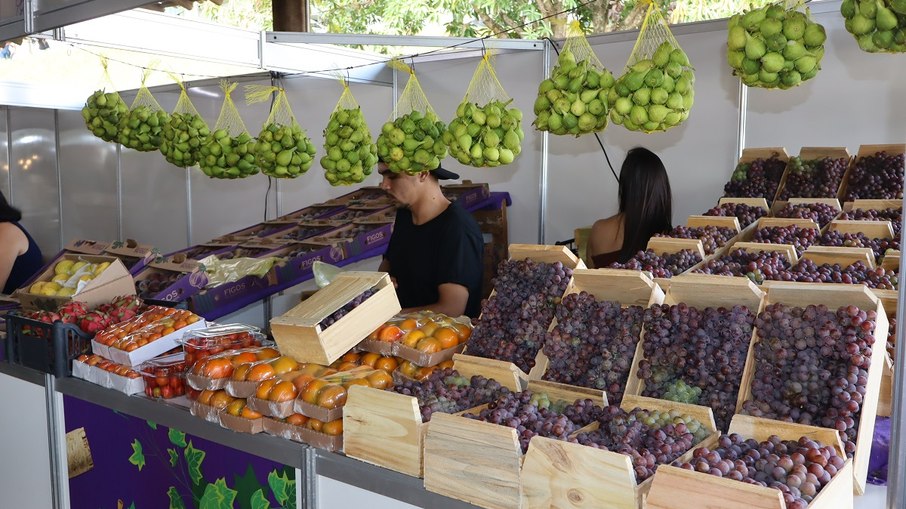 Stand de frutas na Festa da Uva de Vinhedo