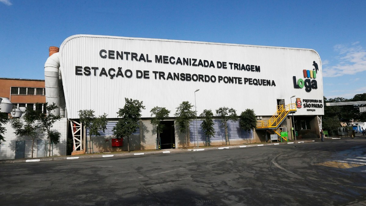 Central Mecanizada de Triagem Ponte Pequena, em São Paulo Central Mecanizada de Triagem Ponte Pequena, em São Paulo