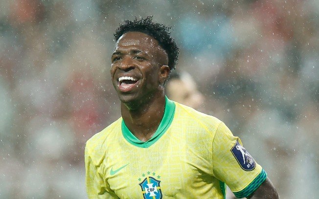 Vinicius Junior celebra gol contra a Coreia