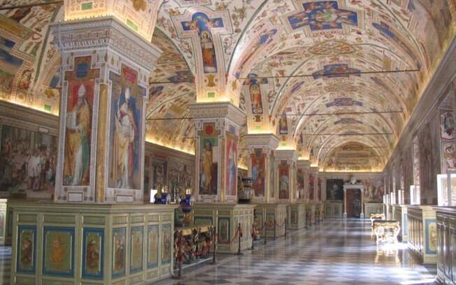 No Vaticano, a Biblioteca Apostólica possui mais de 180 mil arquivos no acervo