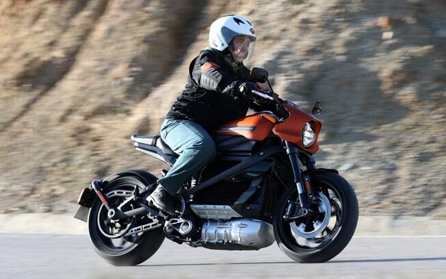 Harley-Davidson Live Wire: trocou a gasolina pela tomada elétrica