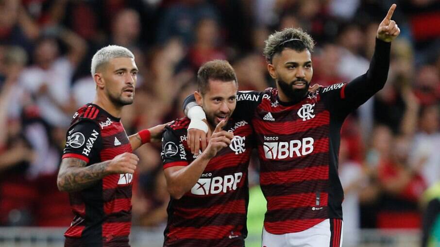 Flamengo não encontrou dificuldades contra a Católica