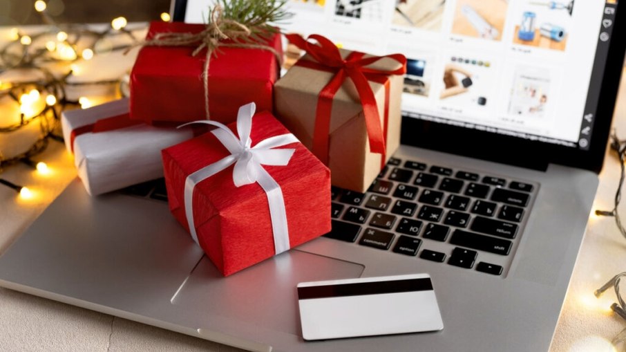 Dicas para economizar nas compras online de Natal