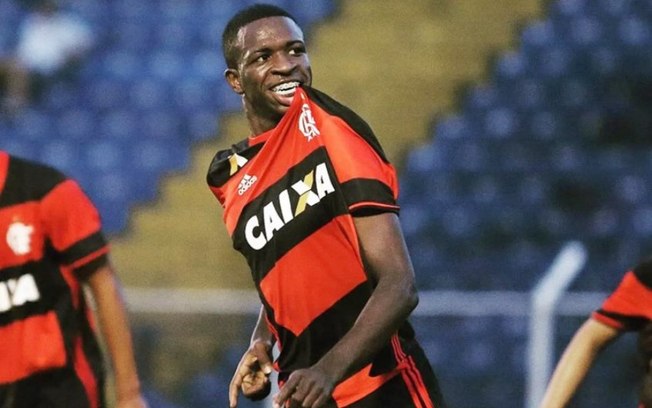 Flamengo parabeniza Vinícius Júnior por título na Liga dos Campeões: 'Transborda talento e humildade'