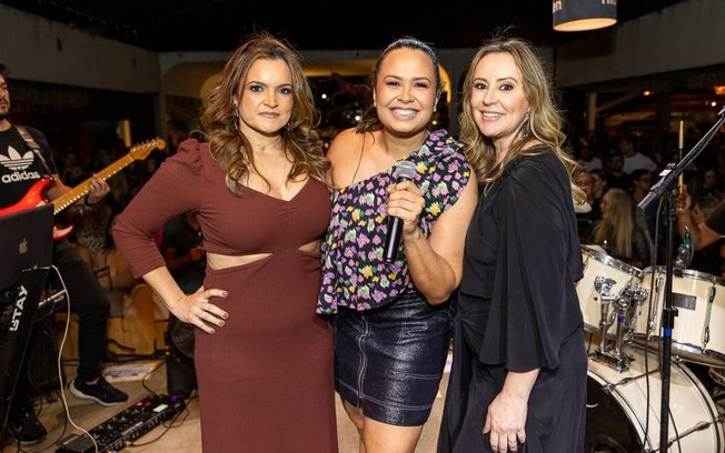 Adriana Samartini, Mari Samartini e Tati Pinardon celebram aniversário no Hidden