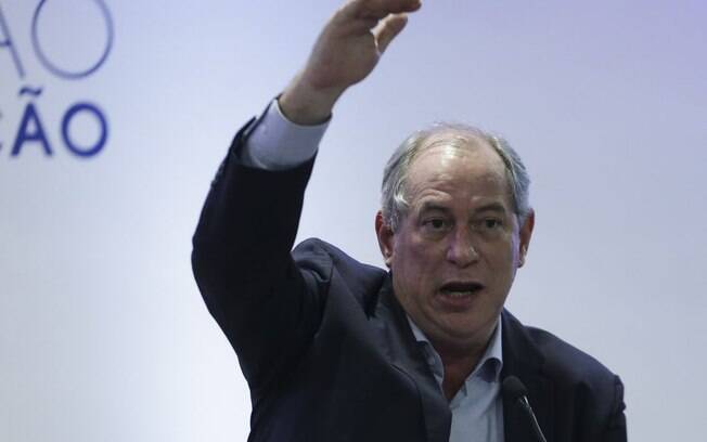 “Mourão está precocemente escalando o golpe contra Bolsonaro”, opina Ciro Gomes