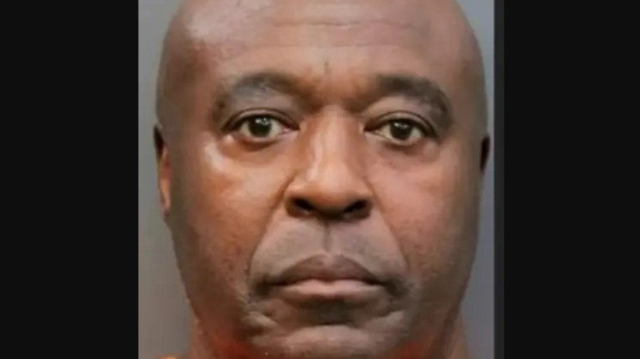 foi preso por ter assassinado  Tanya Denise Jackson e Tatiana Marie Dykes