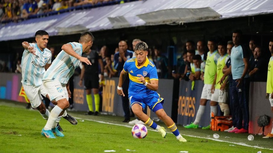 Exequiel Zeballos, atacante do Boca Juniros, está fora da final da Libertadores contra o Fluminense Exequiel Zeballos, atacante do Boca Juniros, está fora da final da Libertadores contra o Fluminense