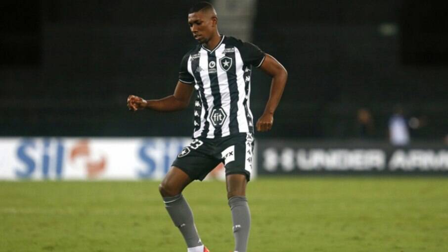 Botafogo aceita proposta do Cruz Azul por Kanu