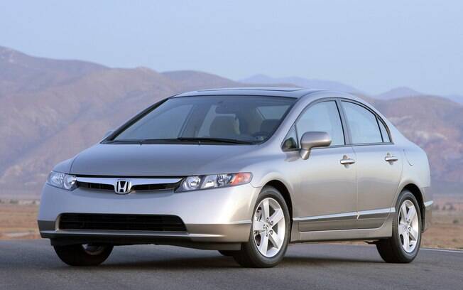 Honda Civic: design elegante e interior refinado compunham a receita. Destaque também para a versão Si