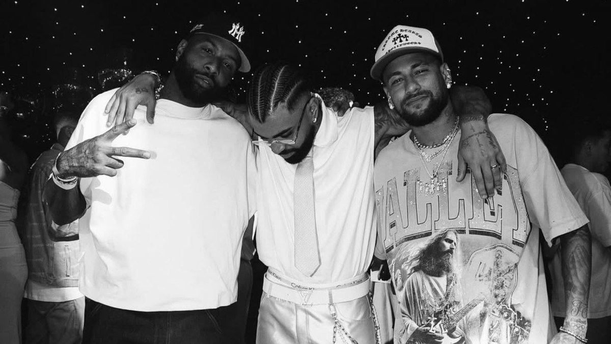 Com Neymar e astro da NFL, Gabigol comemora aniversário