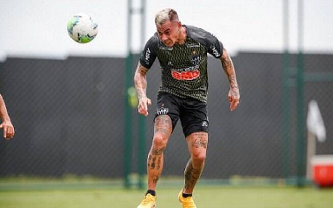 Vargas, Réver e Zaracho treinam e podem estar na estreia do Atlético-MG no Brasileirão Vargas, Réver e Zaracho treinam e podem estar na estreia do Atlético-MG no Brasileirão