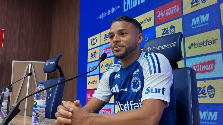 Cruzeiro confirma lesão de Wanderson após entrada de Gómez