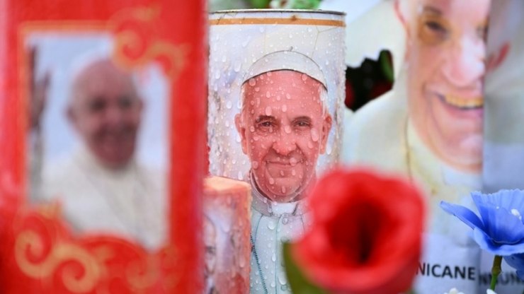 Recuperação, renúncia ou morte: os três cenários para o papa