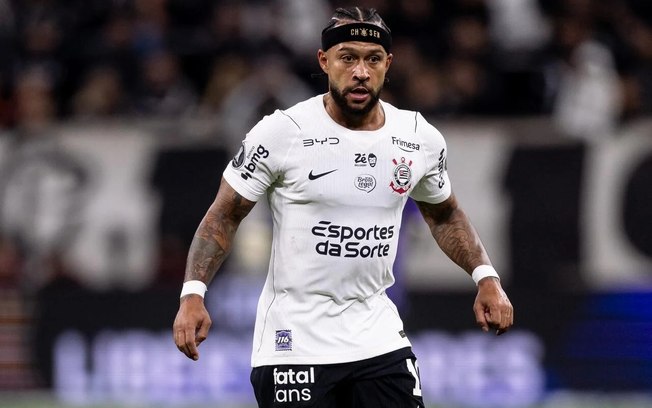 Fernando Diniz conta com Memphis Depay em busca de reação no Campeonato Brasileiro